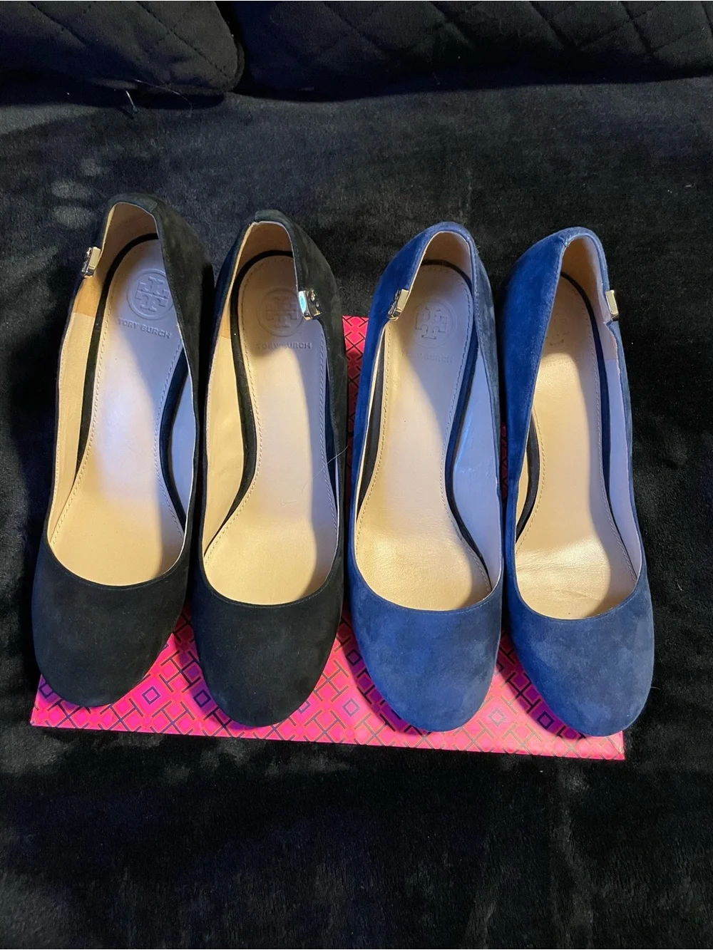 2 pairs Tory Burch Suede Round-Toe Pumps in Black and Blue 8.5 size